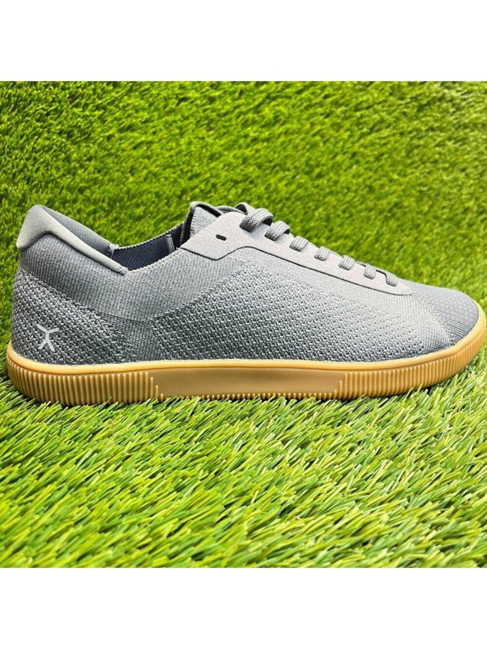 Flux Adapt Trainer Gray Gum Mens Size 9.5 Athletic Walking Knit Shoes Sneakers